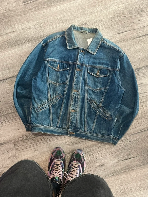 A garment before the virtual try-on